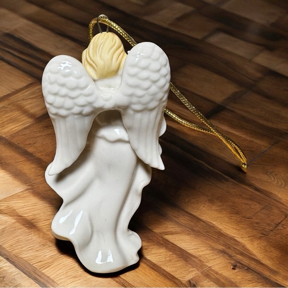 Lenox Porcelain Heavenly Angel Ornament with Box 🎁 - Picture 8 of 11